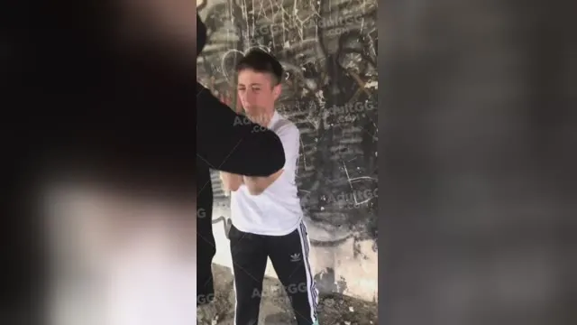 Закладчица с виду как пацан только с ОГРОМНЫМИ сиськами была наказана спортиками