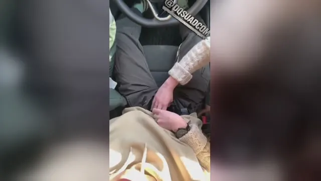 Een man gaf het aan een Russische slet op de snelweg