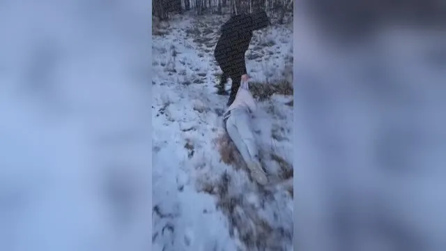 Die Winterstrafe für einen russischen Pfandleiher endete mit Sperma im Gesicht