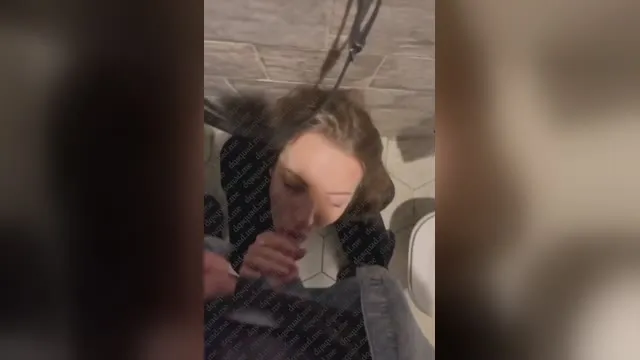 Pijana studentka dostała w ryj w toalecie restauracji